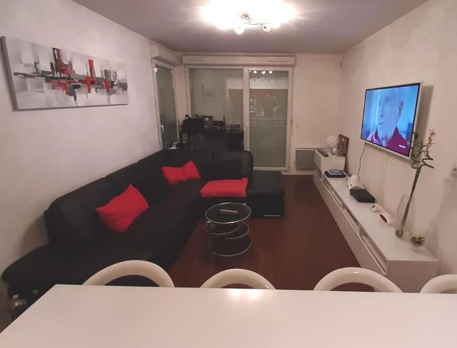 Joli Appartement Avec Jardin Et 2 Parkings Prives Argenteuil Dış mekan fotoğraf