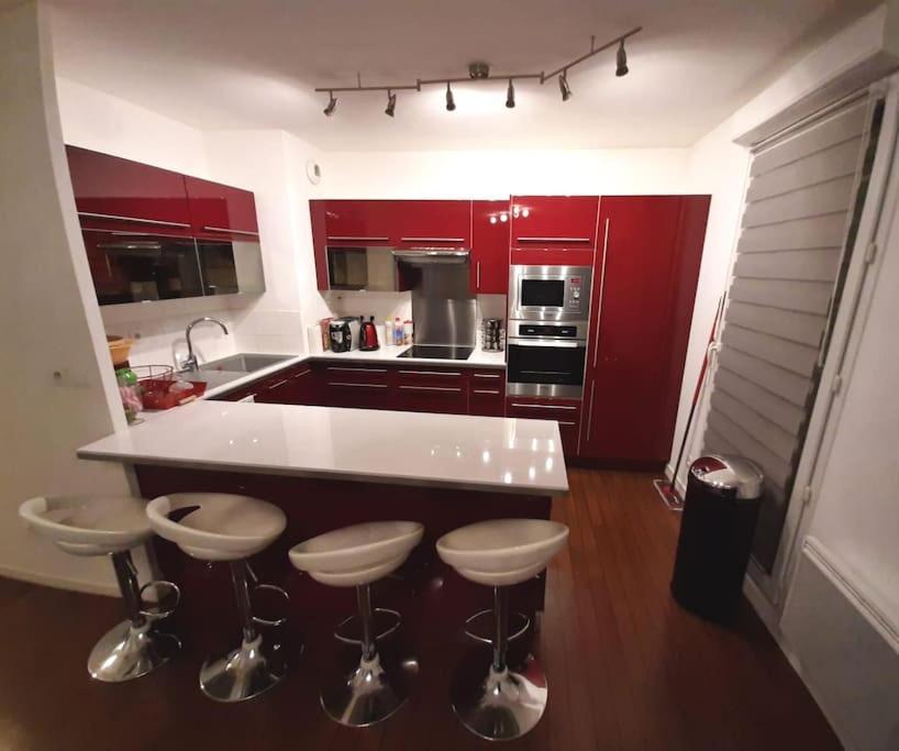 Joli Appartement Avec Jardin Et 2 Parkings Prives Argenteuil Dış mekan fotoğraf