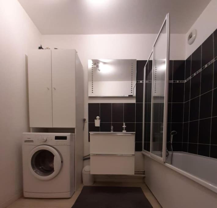 Joli Appartement Avec Jardin Et 2 Parkings Prives Argenteuil Dış mekan fotoğraf