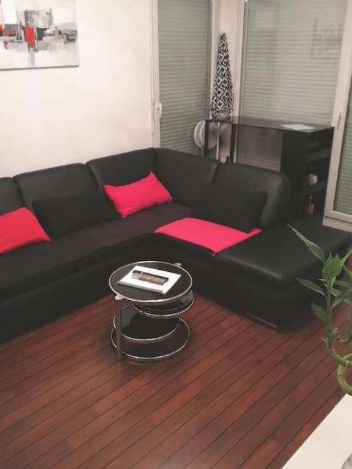 Joli Appartement Avec Jardin Et 2 Parkings Prives Argenteuil Dış mekan fotoğraf