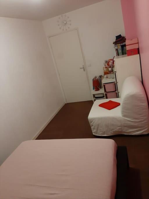 Joli Appartement Avec Jardin Et 2 Parkings Prives Argenteuil Dış mekan fotoğraf